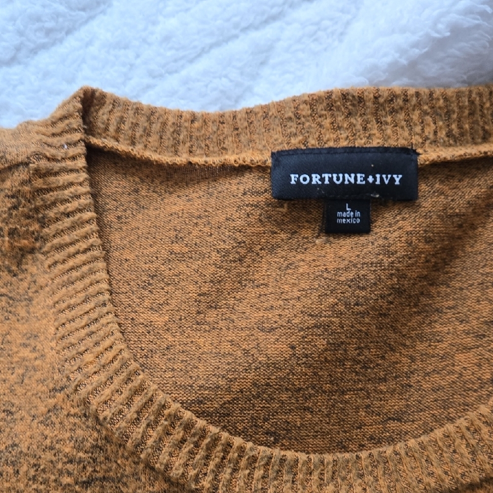 Sweater - Picture 6 of 7